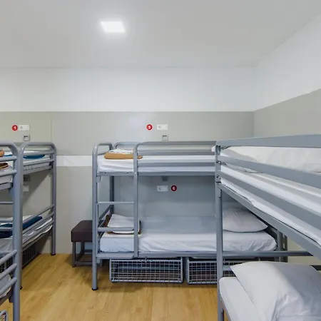 Warmoes אמסטרדם